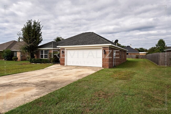 Building Photo - Spacious 3-Bedroom Home with Open Floor Plan and Big Backyard in West Mobile!