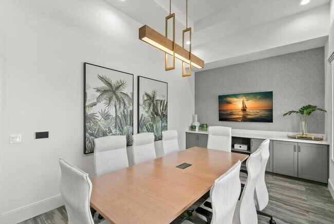 Building Photo - 1310 Ridge View Dr