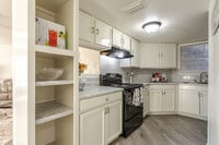 Interior Photo - Mandalay Palms Shore Side