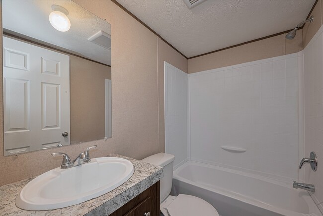 Building Photo - 929 County Rd 5806