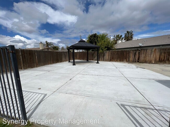 Building Photo - 3 br, 2 bath House - 6014 Sarona St