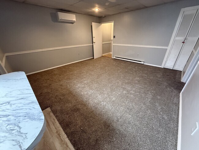 Building Photo - 368 Summerhill Rd