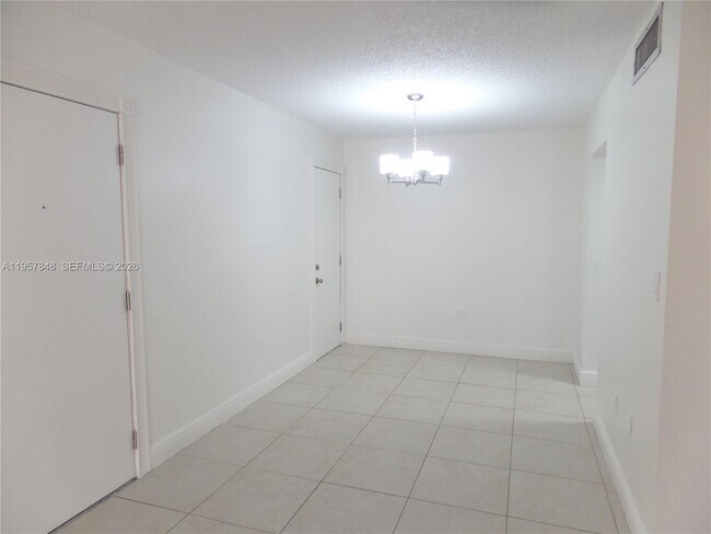 Building Photo - 7225 Miami Lakes Dr