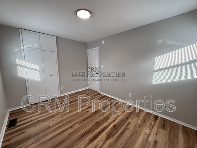 Building Photo - 5805 Lance Dr