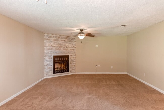 Building Photo - 4410 Goshen Lake Dr S