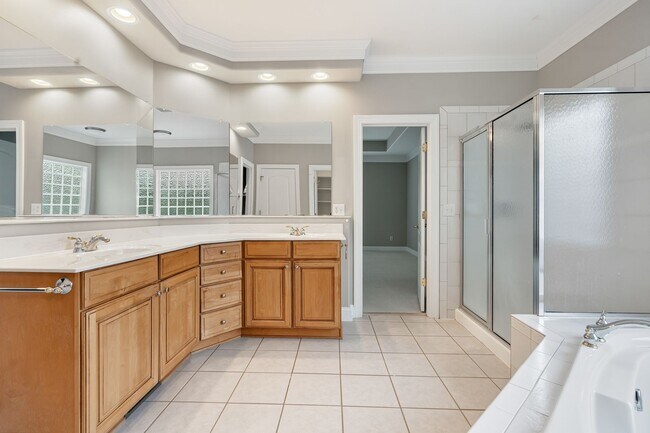 Building Photo - 30135 Porter Dr