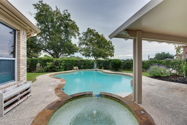 Building Photo - 1903 Blue Water Bay Dr