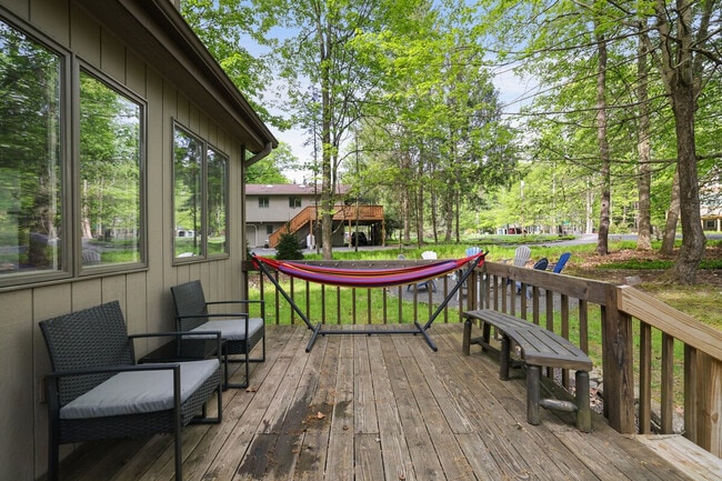 Building Photo - 141 Tommy's Ln