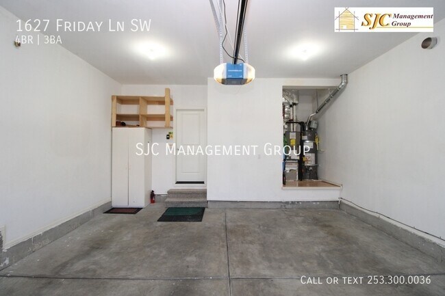 Building Photo - 1627 Friday Ln SW