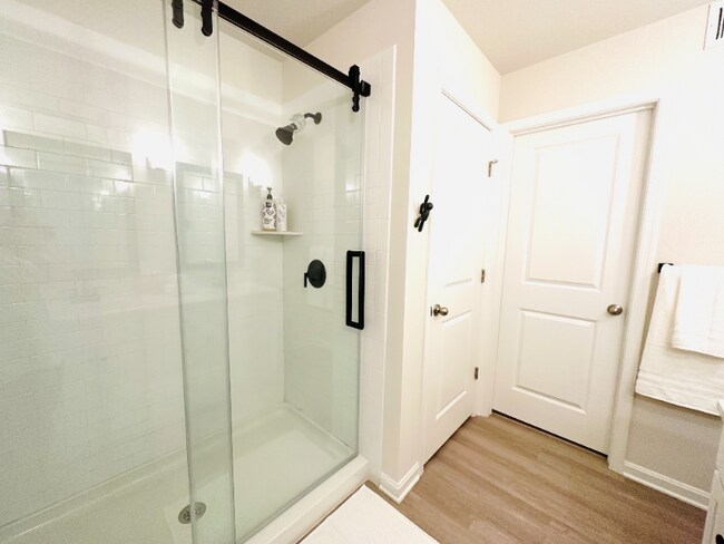 Building Photo - 4740 Canterbury Rd