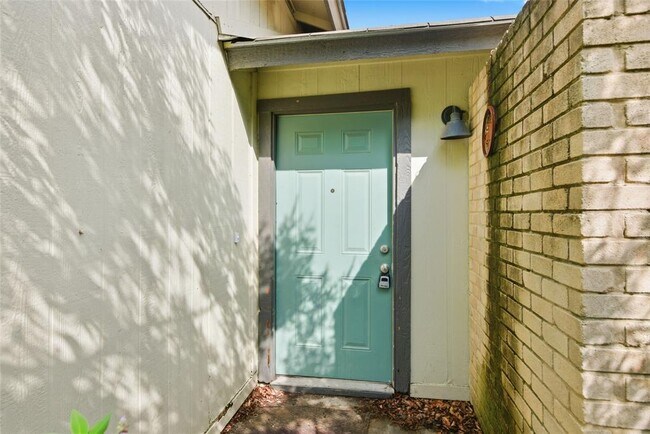 Building Photo - 2412 Burleson Ct