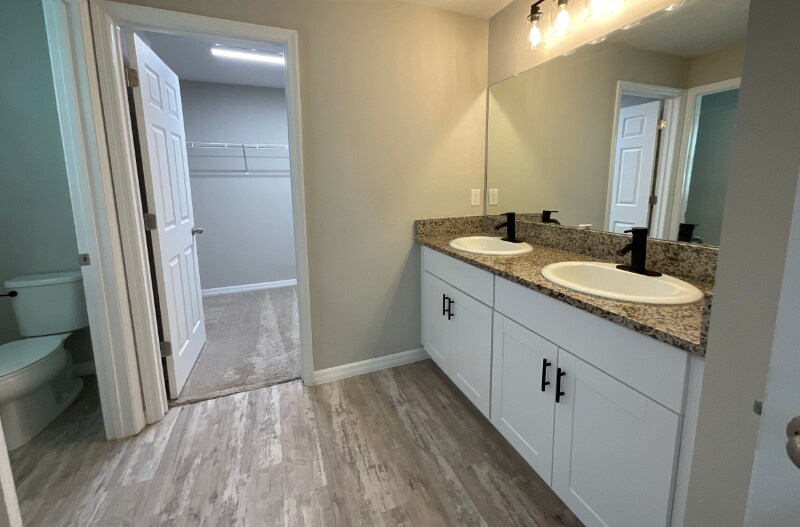 Building Photo - 12776 Tannencrest Dr