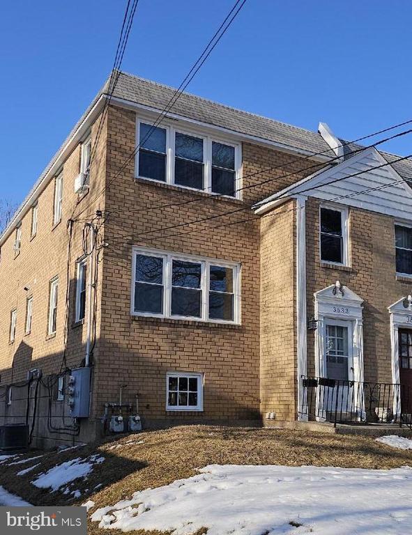 Building Photo - 3633 Berry Ave