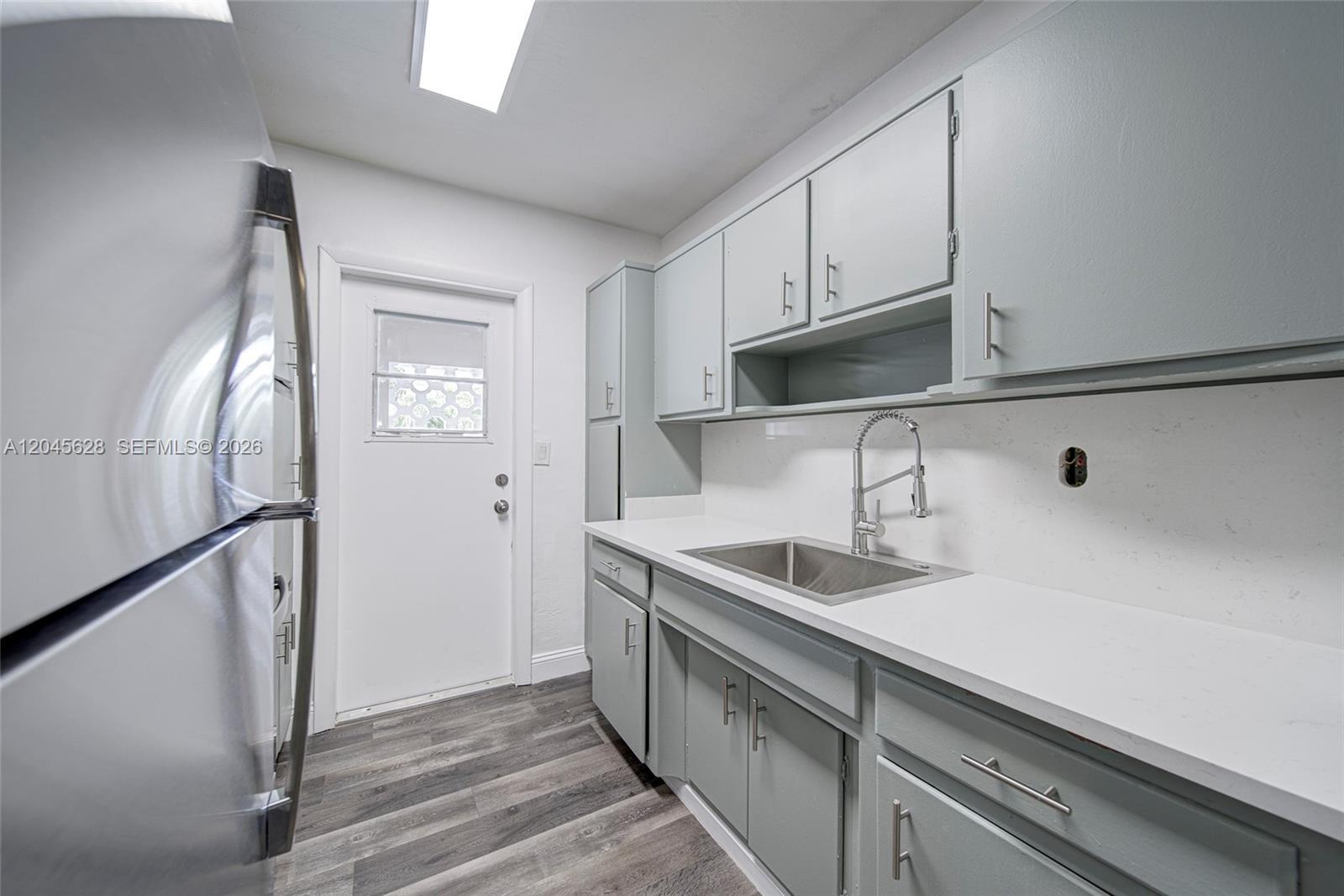 Building Photo - 6565 Santona St