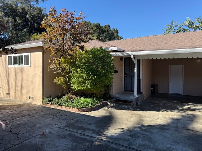 Building Photo - 725 Laurel St