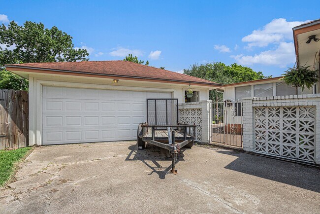 Building Photo - 5118 Whittier Oaks Dr