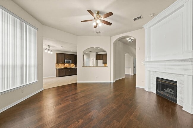 Building Photo - 1319 Lakeridge Ln