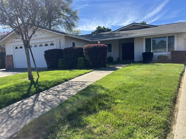 Building Photo - 1094 Tara Ct