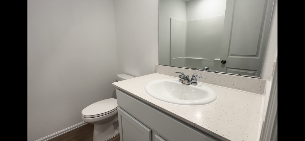 Guest bathroom - 274 Bennett Loop