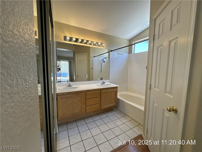 Building Photo - 45 Tanglewood Dr