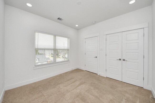 Building Photo - 4623 Cochran St