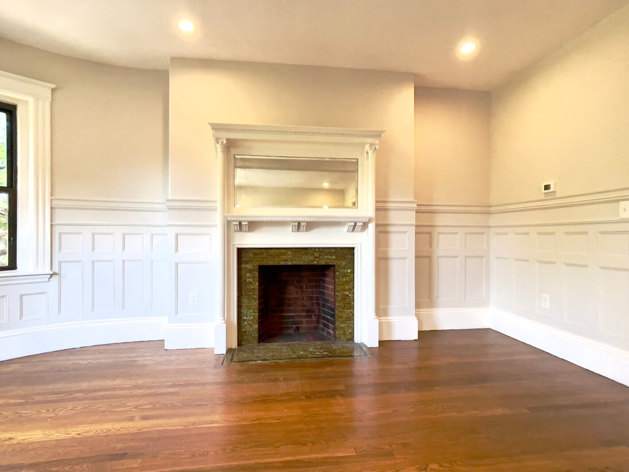 Fireplace / Mantle - 1857 Beacon St