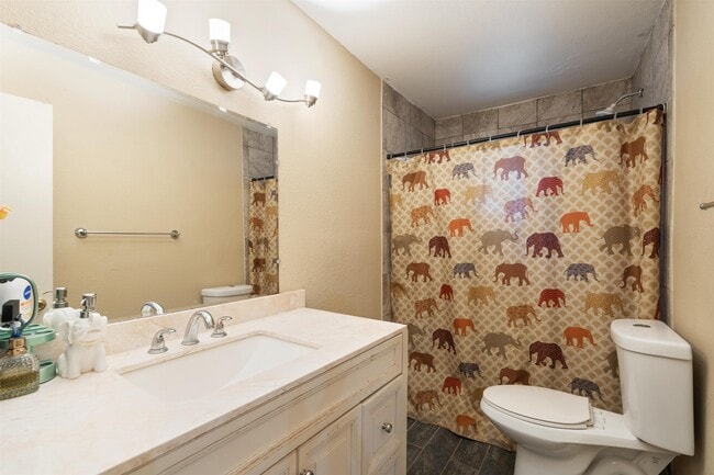 Building Photo - 504 Ave V