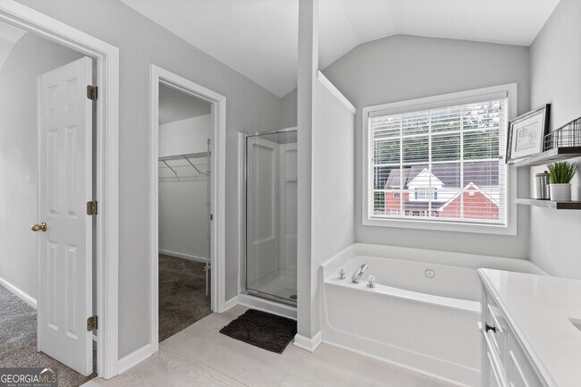 Building Photo - 4419 Silver Ridge Way SW