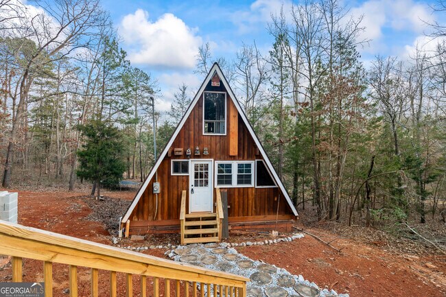 Building Photo - 290 Beaver Lodge Rd