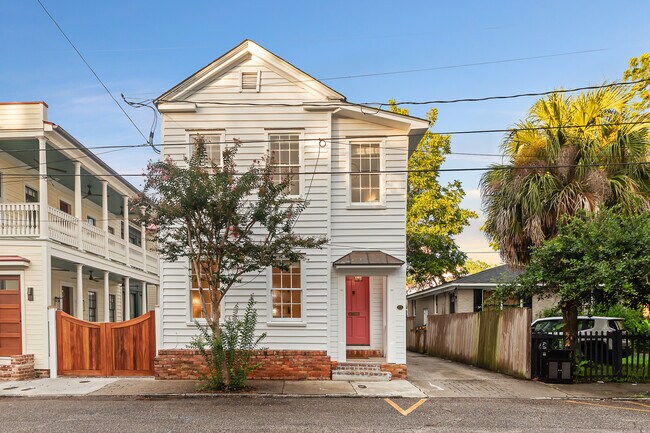 Building Photo - 32 Percy St