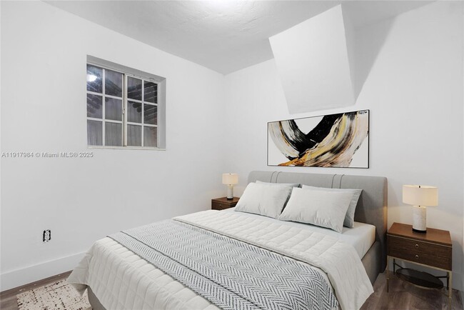 Building Photo - 3120 SW 37th Ave