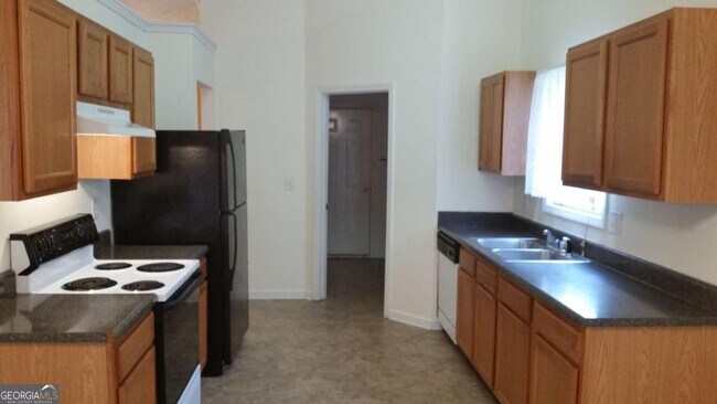 Building Photo - 5511 Walnut Ln