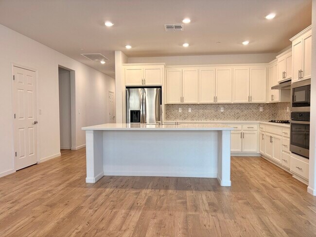 Building Photo - Beautiful Solar Home For Rent in Lincoln
