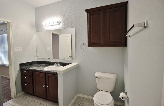 Building Photo - 5306 Bexar St