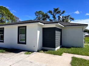 Building Photo - New Designer 3/2 in Kissimmee/Poinciana