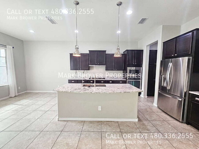 Building Photo - 3345 E Indigo St