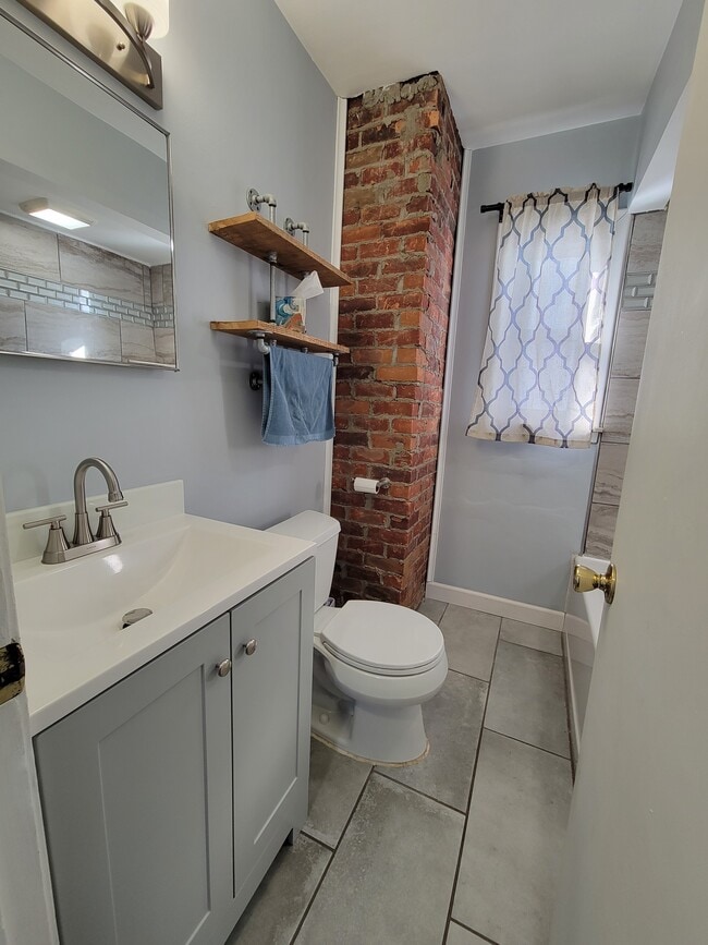 Building Photo - 3711 Hunter Ave