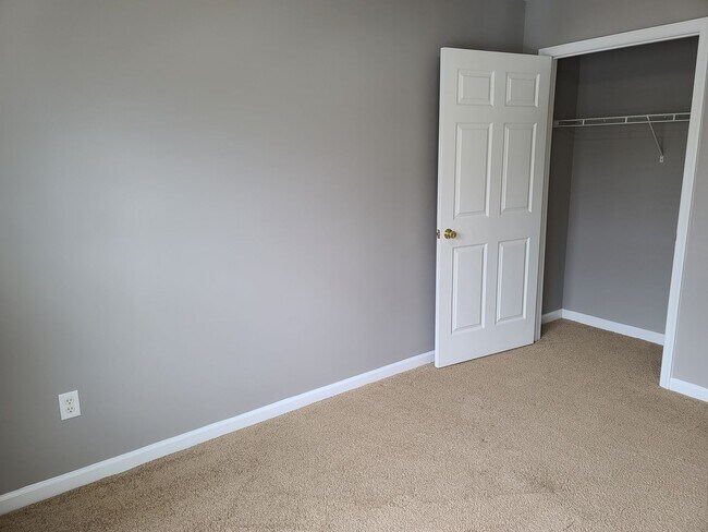 Building Photo - 3 Bedroom Townhome for Rent in Waynesboro!