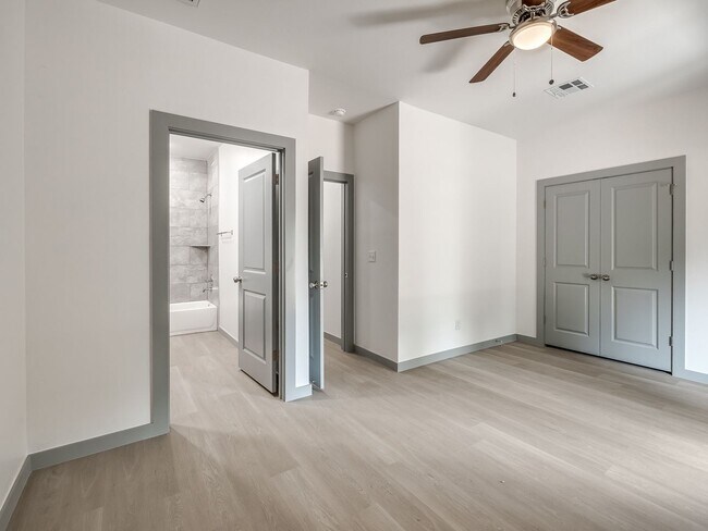 Building Photo - Beautiful New 3-Bed Duplex – Pet Friendly