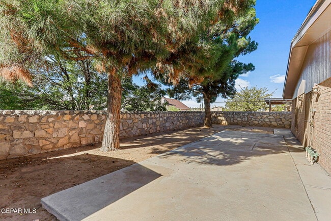 Building Photo - 11781 Jennifer Dr