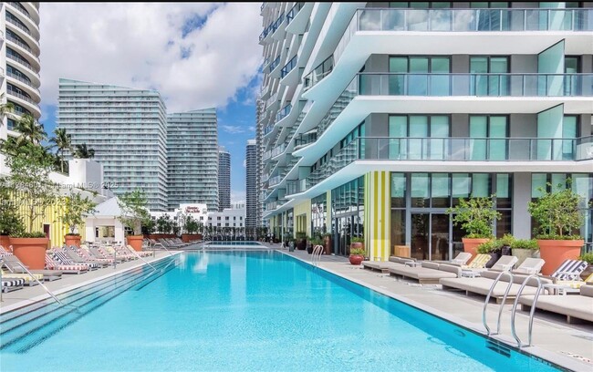 Building Photo - 1300 S Miami Ave