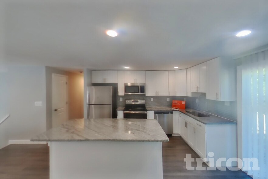 Building Photo - 808 Ruxshire Dr