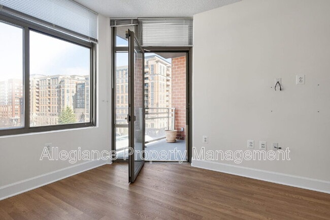 Building Photo - 3600 S Glebe Rd