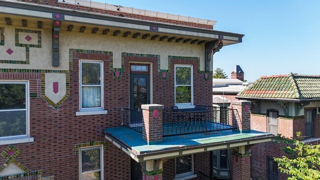 Building Photo - 3548 Victor St