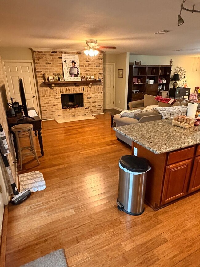 Building Photo - Spacious 3BD/2BA Single Family Home in Metairie.