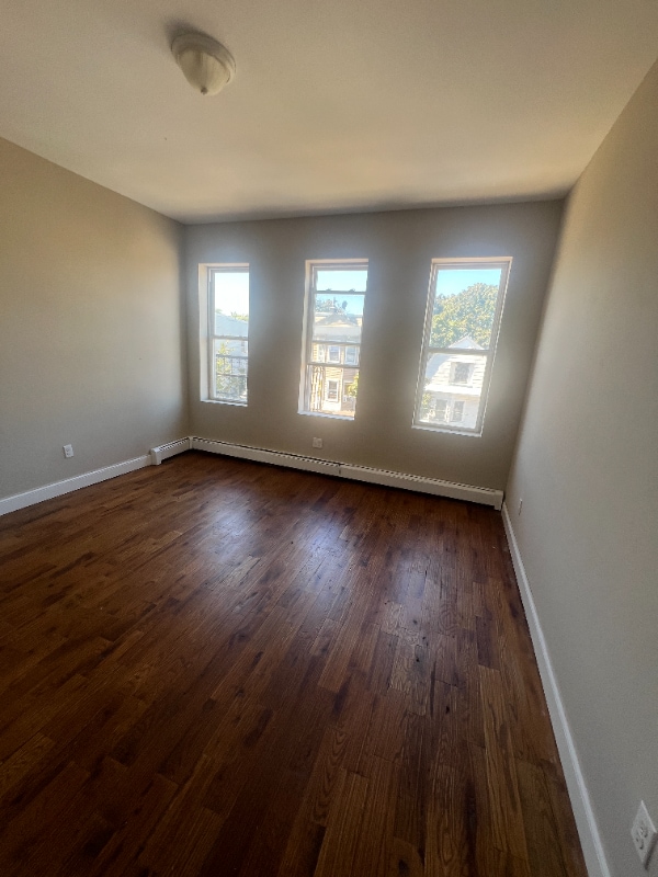 Building Photo - 52 2nd St