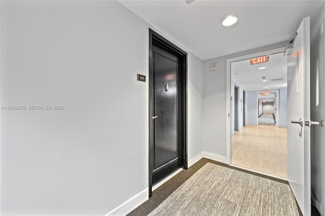 Building Photo - 1861 NW S River Dr