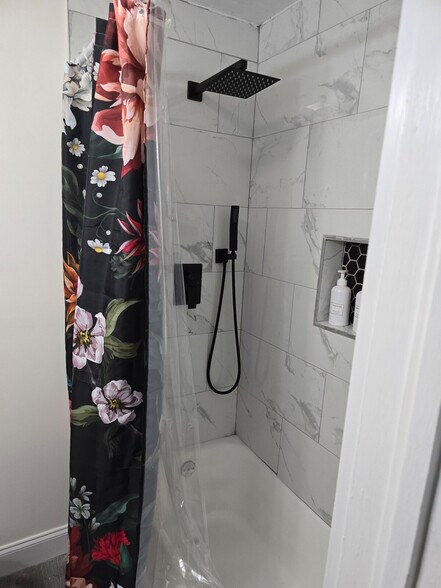 Building Photo - 120 McMakin Dr