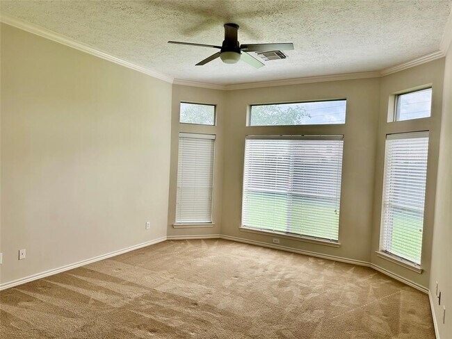 Building Photo - 5035 Chappel Hill Dr