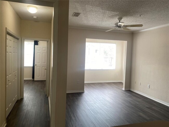 Building Photo - 18001 Richmond Pl Dr